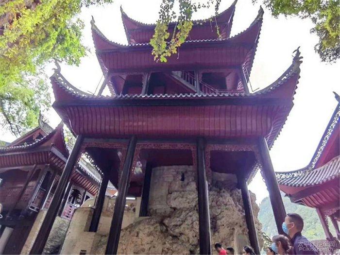 如何从红海中突围?《繁花》中“三羊”逆袭的品牌生意经